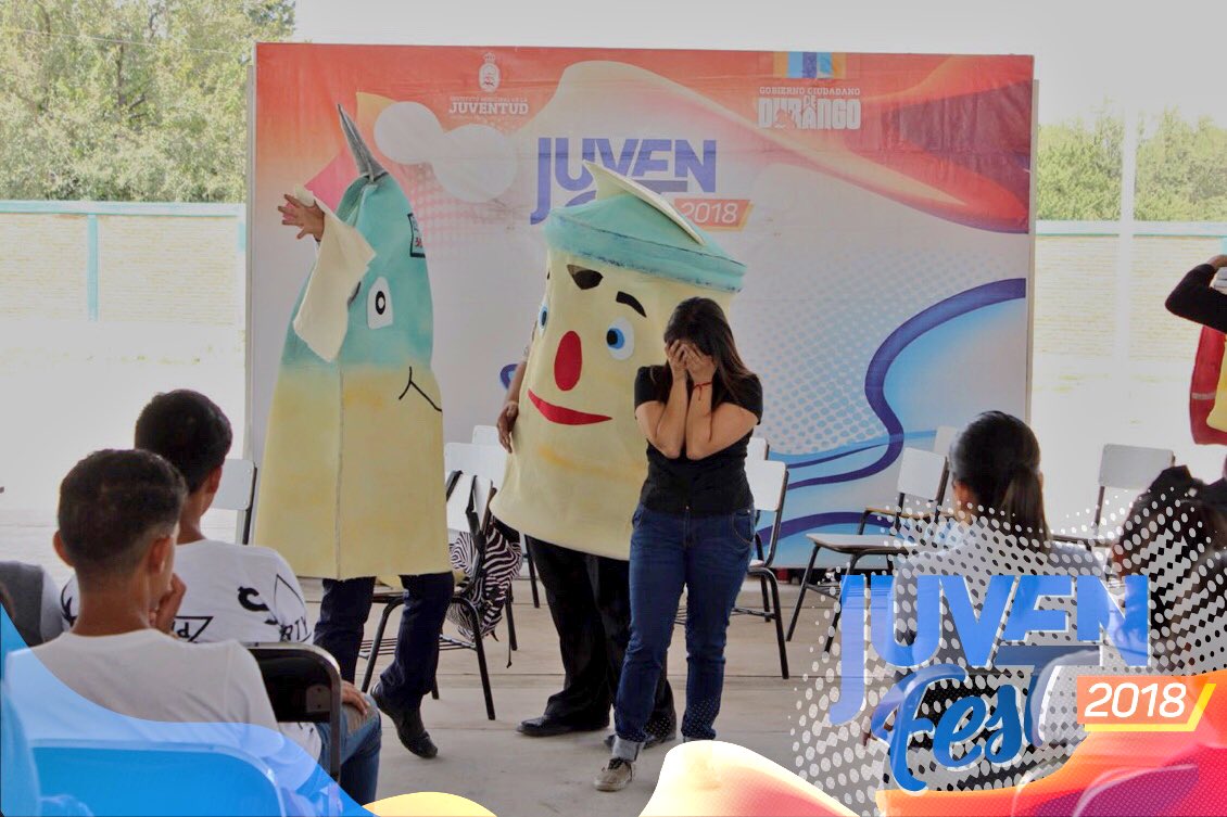 IMJ_DGO's tweet photo. El día de hoy, en el marco del #Juvenfest se presentó en el Cobaed del poblado Pino Suárez, la obra de teatro "Reloj de Arena" con el objetivo de prevenir y concientizar a los jóvenes sobre el embarazo adolescente, y el uso correcto de anticonceptivos. https://t.co/SUC08P6m8N