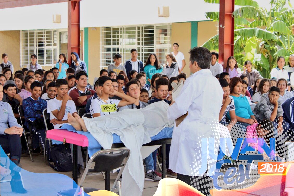 IMJ_DGO's tweet photo. El día de hoy, en el marco del #Juvenfest se presentó en el Cobaed del poblado Pino Suárez, la obra de teatro "Reloj de Arena" con el objetivo de prevenir y concientizar a los jóvenes sobre el embarazo adolescente, y el uso correcto de anticonceptivos. https://t.co/SUC08P6m8N