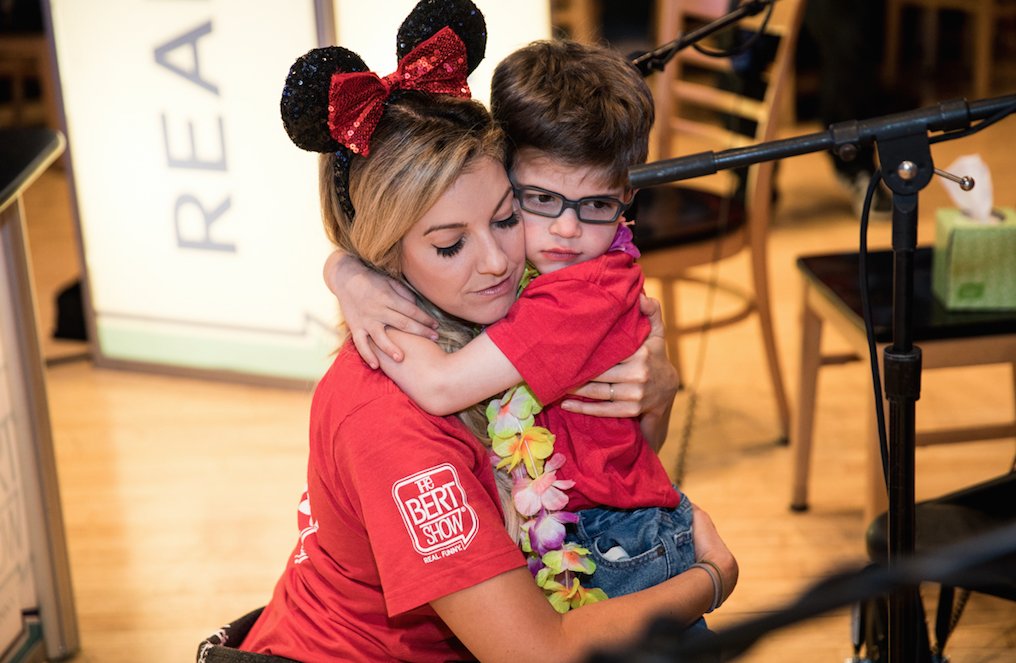 bertsbigadv's tweet image. #HowYouCouldHelpIn5Words: Hug someone who needs it.