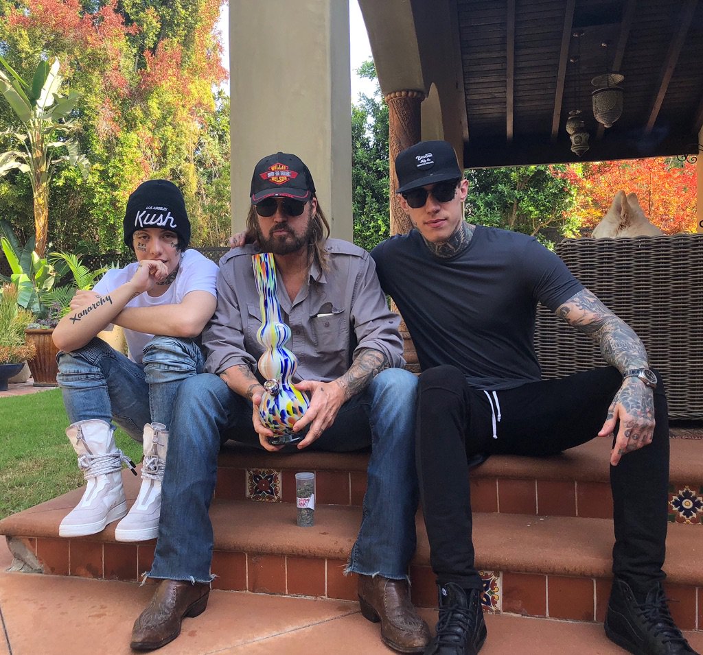2 best u/tracecyrus images on Pholder | Enjoy this legendary photo 🤘🏼