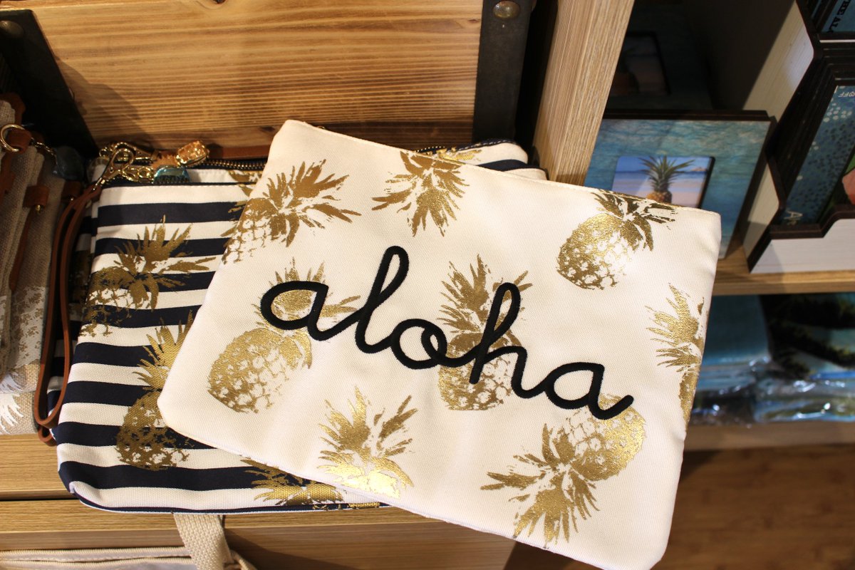 PualeilaniShops's tweet photo. Aloha! Did you know that pineapple is a symbol of hospitality, friendship, etc.?#Hawaii #Waikiki #shopping #CocoNene #lifestylestore https://t.co/aKkzb9BNAv https://t.co/OKlKe8SAJQ
