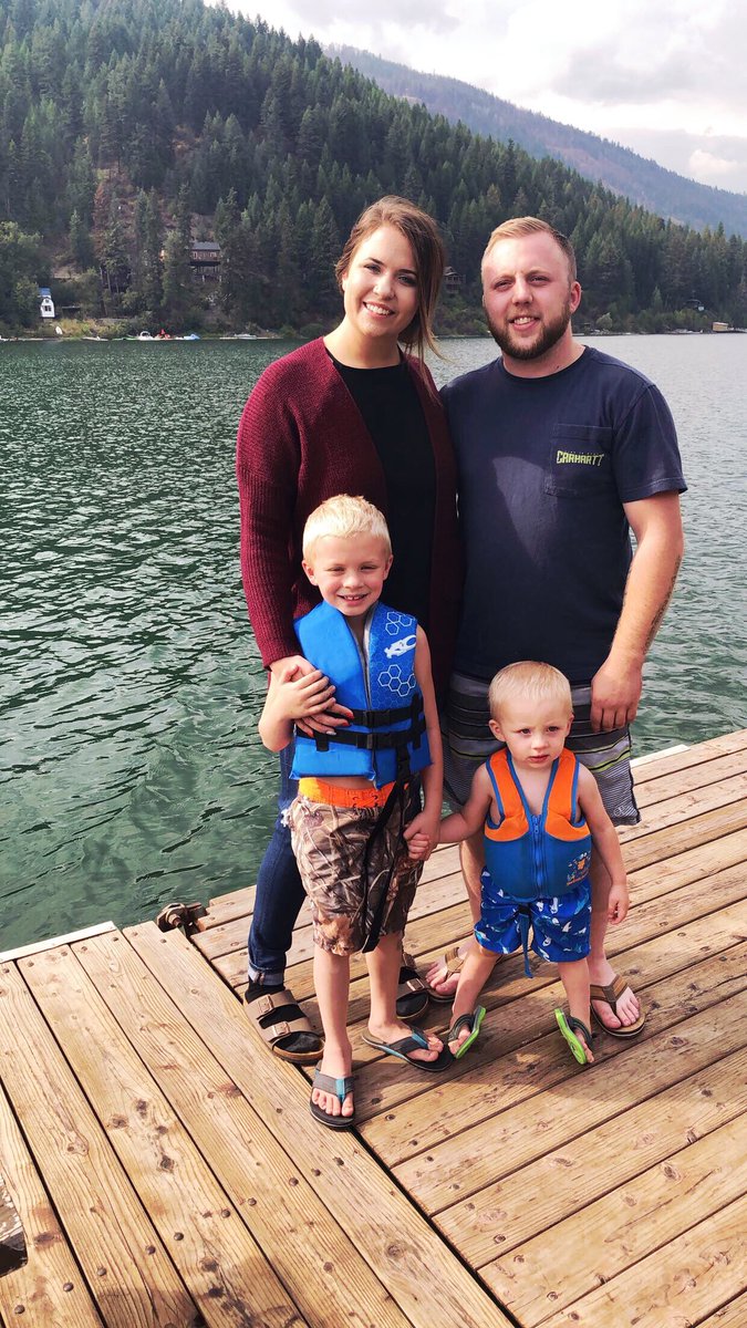 Mckenzkenz526's tweet photo. Perfect weekend getaway with the fam. ❤️ Feeling very blessed. Not ready to get back to the real world. #takemebacktothelake https://t.co/iKzIOzlLKq