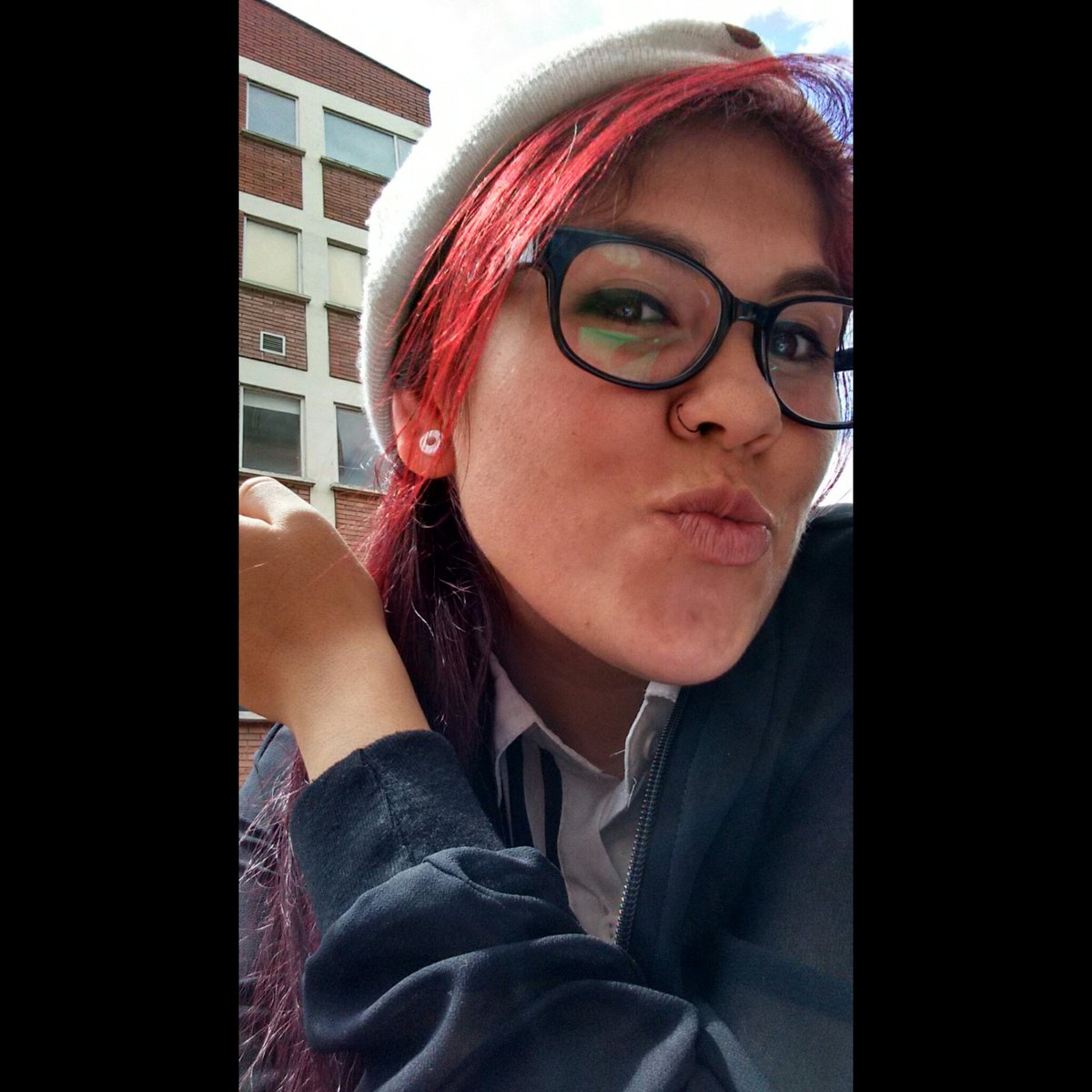 ErikaParraSF's tweet photo. El mio es dos en uno #TeamGafas #TeamGalas 💁🏻♀️ https://t.co/5jSV0LHNZV