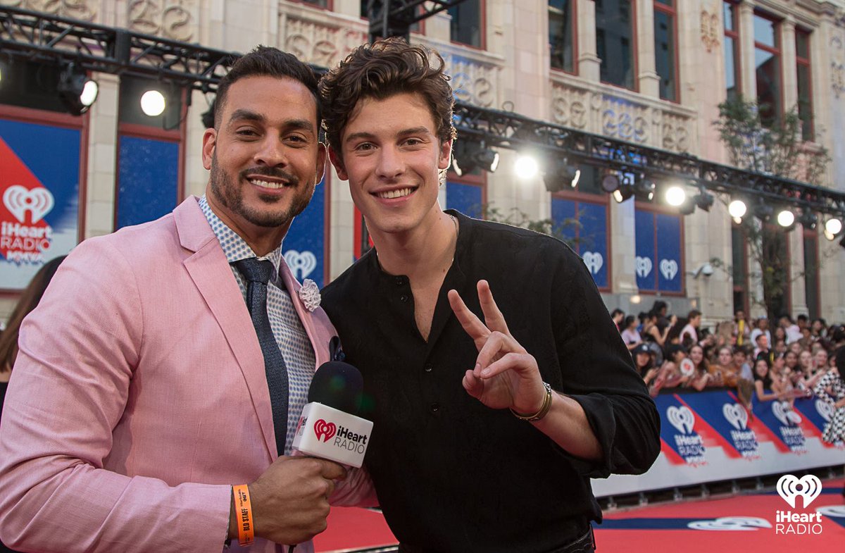 iHeartRadioCA's tweet photo. Remember when it was last night, when it was good... When it was the #iHeartRadioMMVAs? When @ShawnMendes performed.... when @KrisWu performed... Yeah those were the good days. https://t.co/gKx0x4joBV