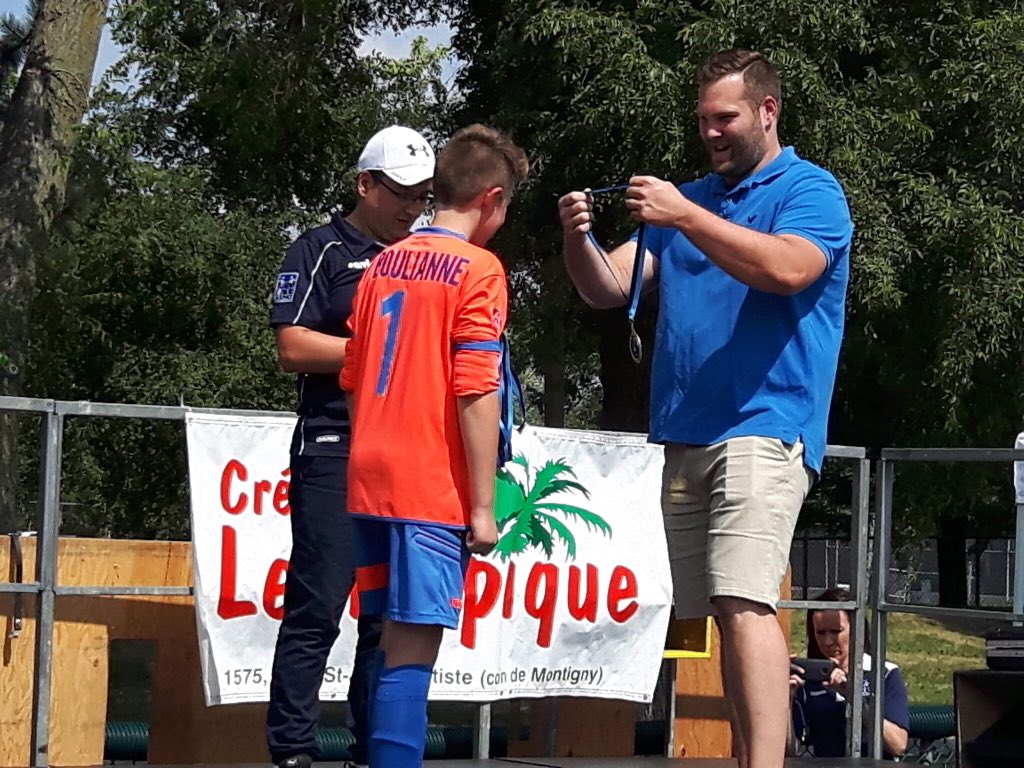 eouellette17's tweet photo. Heureux d’avoir participé à la Fête de fin de saison et la remise des médailles de l’ASPAT samedi dernier! 55 équipes de notre quartier: des jeunes en forme et des parents impliqués! Merci à Michel Lorch le président de l'association et à Hans Lirzin VP pour l’accueil chaleureux. https://t.co/rfJ3w0EhZW