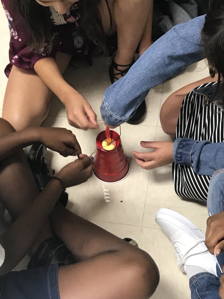 LorraineVasquez's tweet photo. #savingfred and #puzzleraces for the win! #Firstdayofschool2018 was an awesome one at @NISDOtt with the #fabulous3rdgradefroggies I’m looking forward to a great year! #fabulous3rdgradefroggies19 https://t.co/WmJkzpIGRD