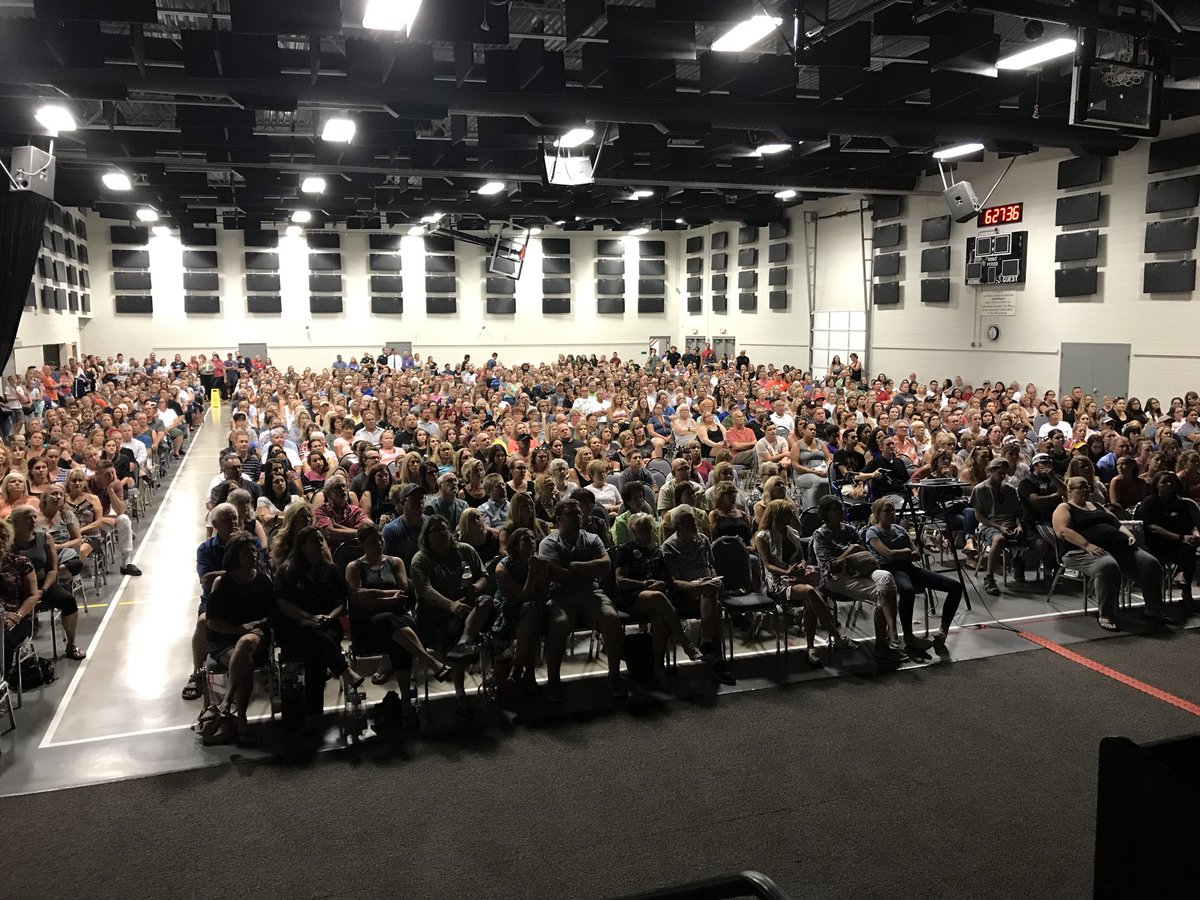 It’s easy to sit at home &amp; complain about our schools. It’s another thing to actually show up. When a city shows up like this for one of our <a href="/RachelsChalleng/">Rachels Challenge</a> community presentations, you know things are about to change!! Together, we can make things better.