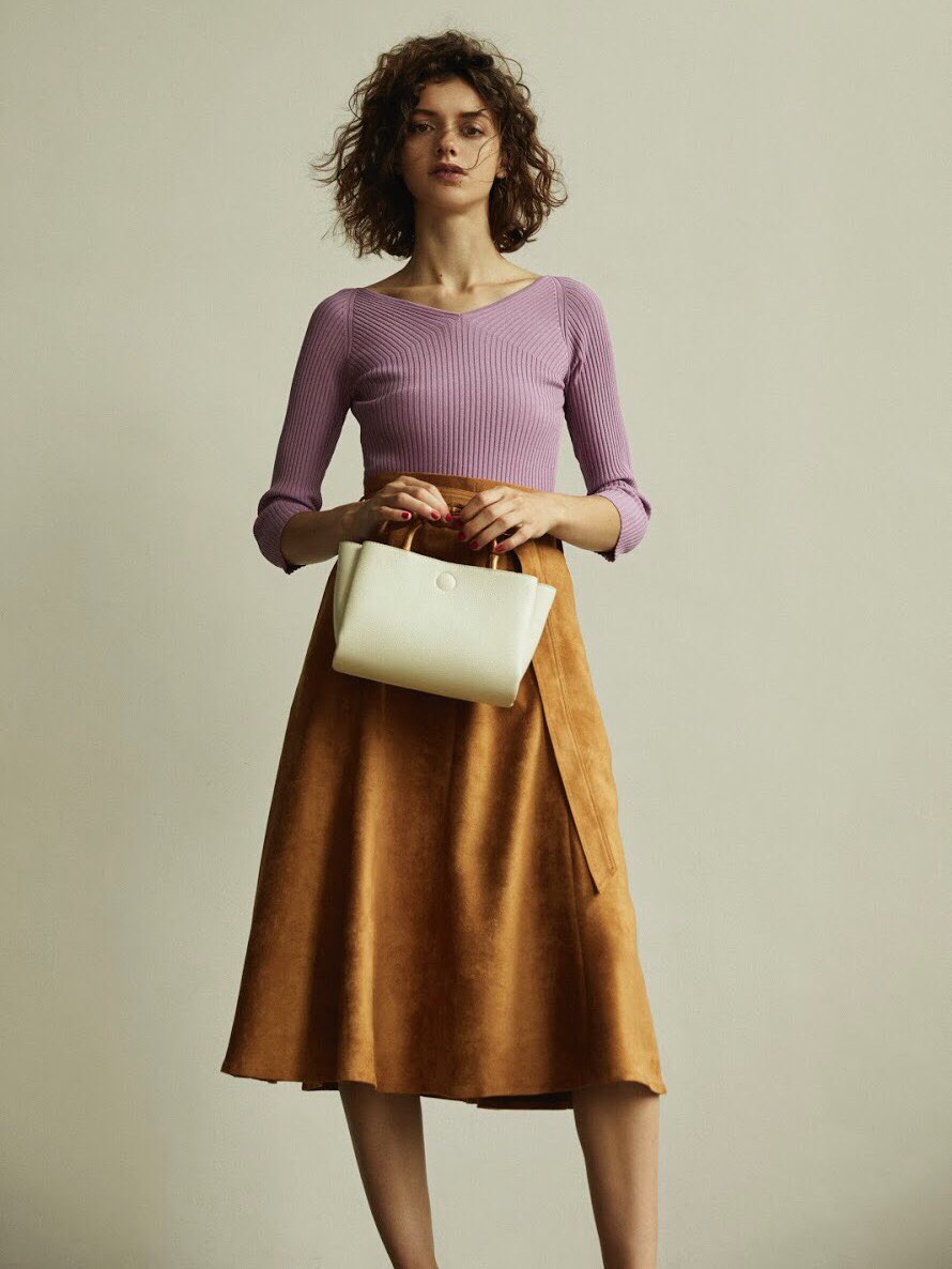 ROPE_JP's tweet photo. -Autumn05-
.
#knit  ¥9,000
#skirt  ¥17,000
#bag ¥12,000
#shoes ¥13,000
(+tax)
.
スタイリスト辻直子が提案するROPÉ のスタイリング
.
https://t.co/Qv0ebwjjU3
.
#ootd #fashion #code #aw18 #autumn
#styling #autumnlook
#秋コーデ #ニット #スカート #バッグ
#ロペ #rope #ropejp https://t.co/hSFob4afI1