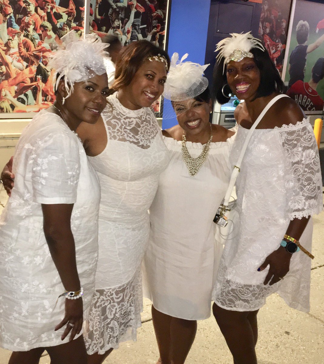 PGCCJJ1974's tweet photo. About Last Night: We spy some #GorgeousPrinceGeorges Moms attending DC’s Diner En Blanc! 🍽 💕💙#JNJPGC1974 #DEBDC18 https://t.co/ZYjnspbjbs