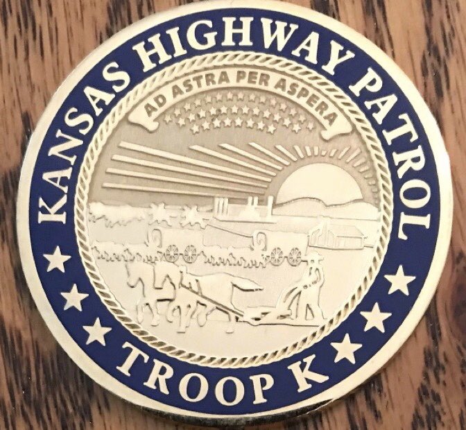 KSCapitolPolice's tweet photo. CHALLENGE COIN GIVEAWAY 

One winner will be randomly selected to get our awesome challenge coin once we reach 6500 followers.

RULES:

1.  Follow us
2.  RT 
3.  Like this tweet

#Follow #RT #Like #KSCapPolice @JeremyPalko https://t.co/LbkqNJvGIC