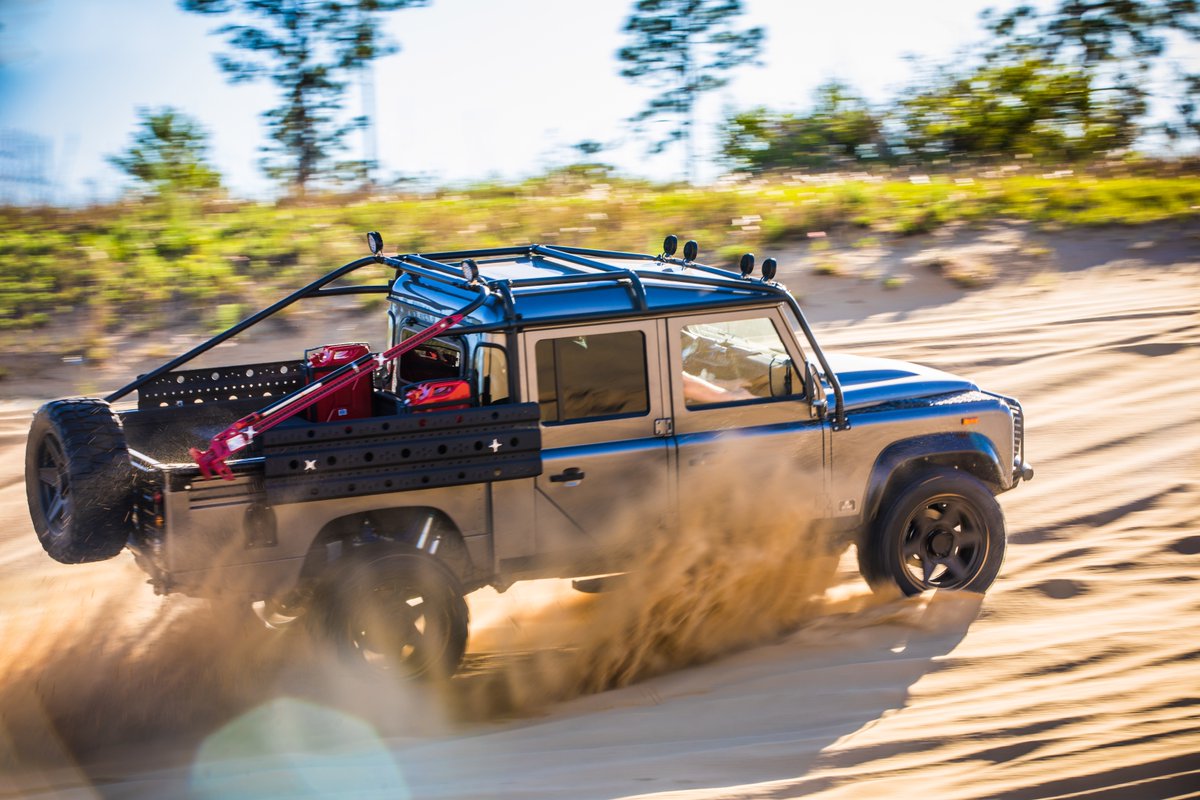 ECOverhaul's tweet photo. Let’s redesign your vehicle into one that shocks and excites at the same time.  #eco #eastcoastoverhaul #dailydriven #carswithoutlimits #luxurylife #luxury #d130 #defender130 https://t.co/qkylMOYjVG
