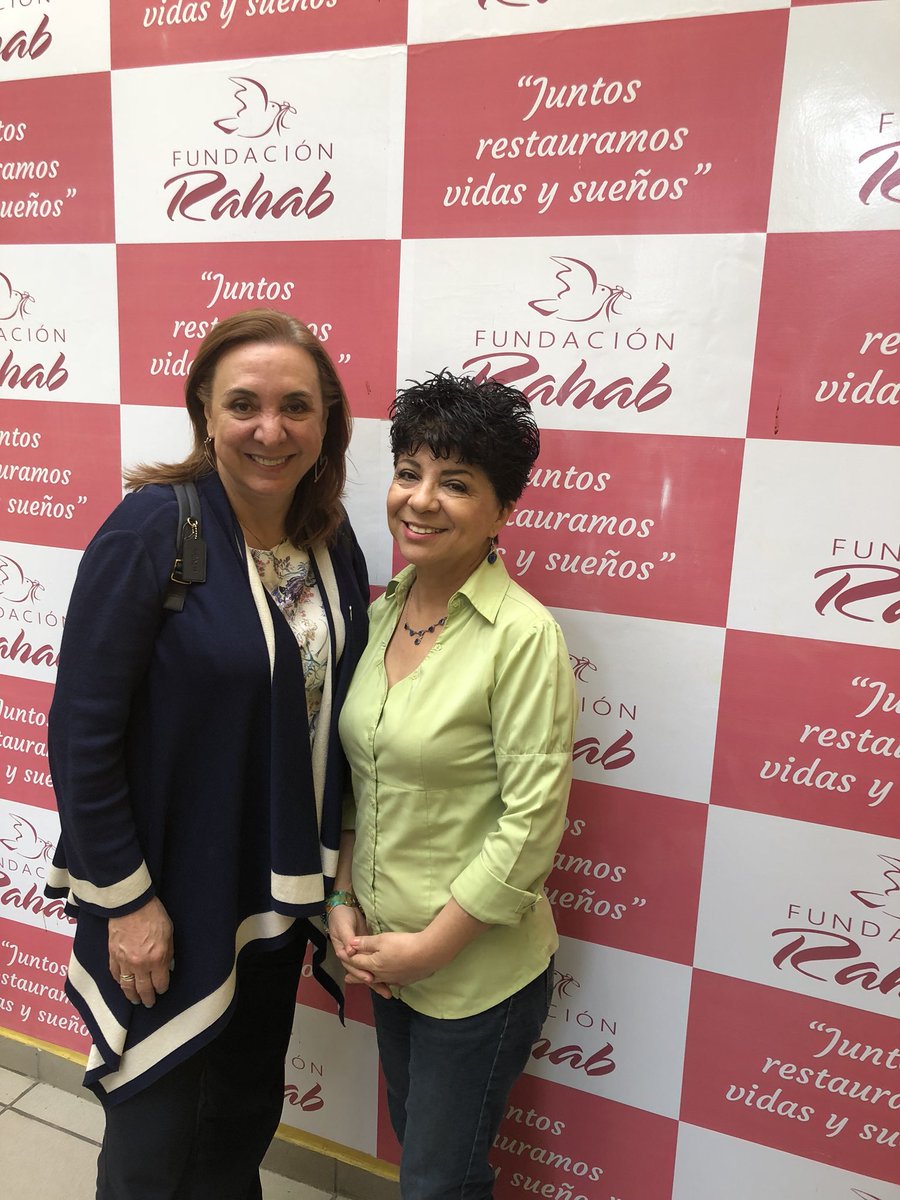 rosiorozco's tweet photo. Con mi amiga Mariliana Morales de @Fundacion_Rahab en Costa Rica 🇨🇷 
Un Refugio para víctimas de #TrataDePersonas ADMIRABLE https://t.co/aPSiz0srPg