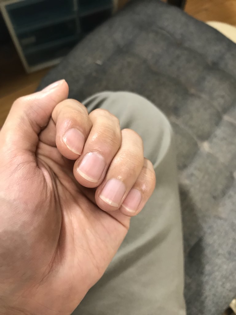 サイガ 下手の猫好き Di Twitter 爪の長さはこれくらいが限界 気になって仕方ないので切ります けど 女性の長くて綺麗な爪は羨ましいなと思う時もあったり せめてという事で毎回ヤスリでちゃんと磨いてますww おっさんだもの