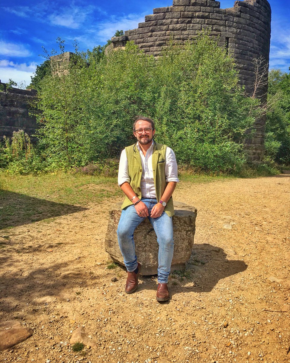 Every Englishman’s home is his castle 🏰🇬🇧🌳
.
.
Liverpool castle was a filly built by Lord Leverhulme of Rivington, as part of his grand garden expansions for his wife. It’s an exact scaled replica of the castle that once stood in Liverpool. 🏰#rivington