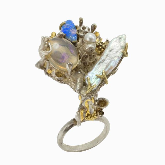 'Study of an Epiphyte Reef' by Laura Ngyou (@laurangyou), black opal, Akoya pearl, Borneo pearl, silver, 18ct gold, 24ct gold.
.
In celebration of our New Member Showcase 2018 we are sharing images from our new maker members. Visit the exhibition at our Bankside gallery to s…