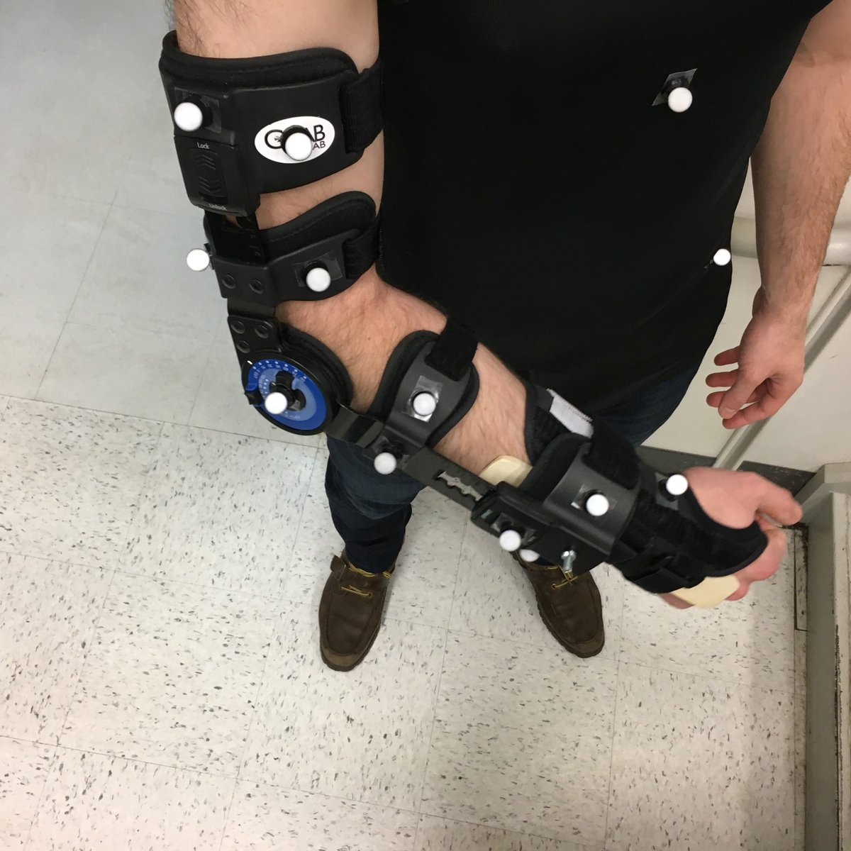 AdSpiers's tweet photo. Today I'm talking at #BioRob2018 on understanding the role of wrist mobility on body compensation in upper limb #amputees. We used (at @yale &amp; @yaleseas) a grid of targets, @vicon #motioncapture, a 3DOF arm brace and a new visualization technique. 
#Prosthetics #biomechanics https://t.co/L0AyP7ORmT