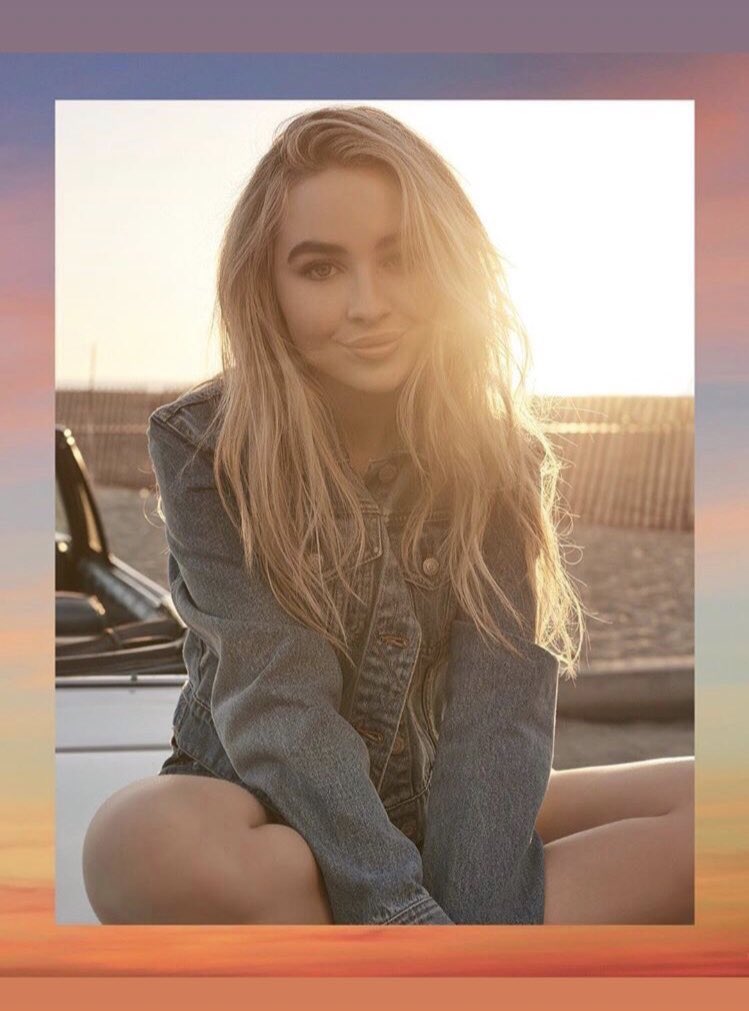 I’m the luckiest guy ever like look at her she’s gorgeous 😍😍