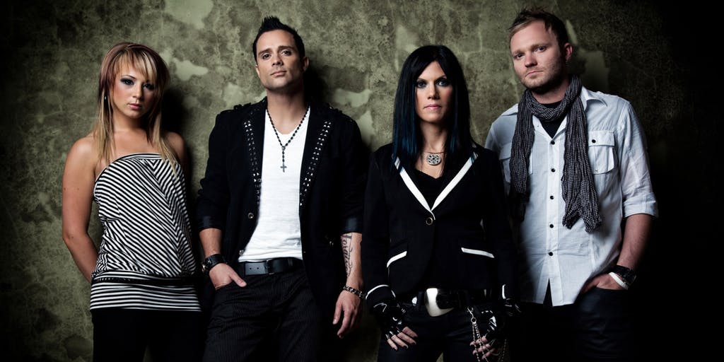 Satoru2B's tweet photo. La música de @skilletmusic es sin dudar una de las adicciones mas interesantes que se pueden tener, ya que tocando al estilo del #rocksinfónico entre otros tipos de #rock, esta banda resulta un deleite musical en todos los sentidos.
#código1103  #MelancolíA 
@fondo_forma https://t.co/y4p1hvyS2v