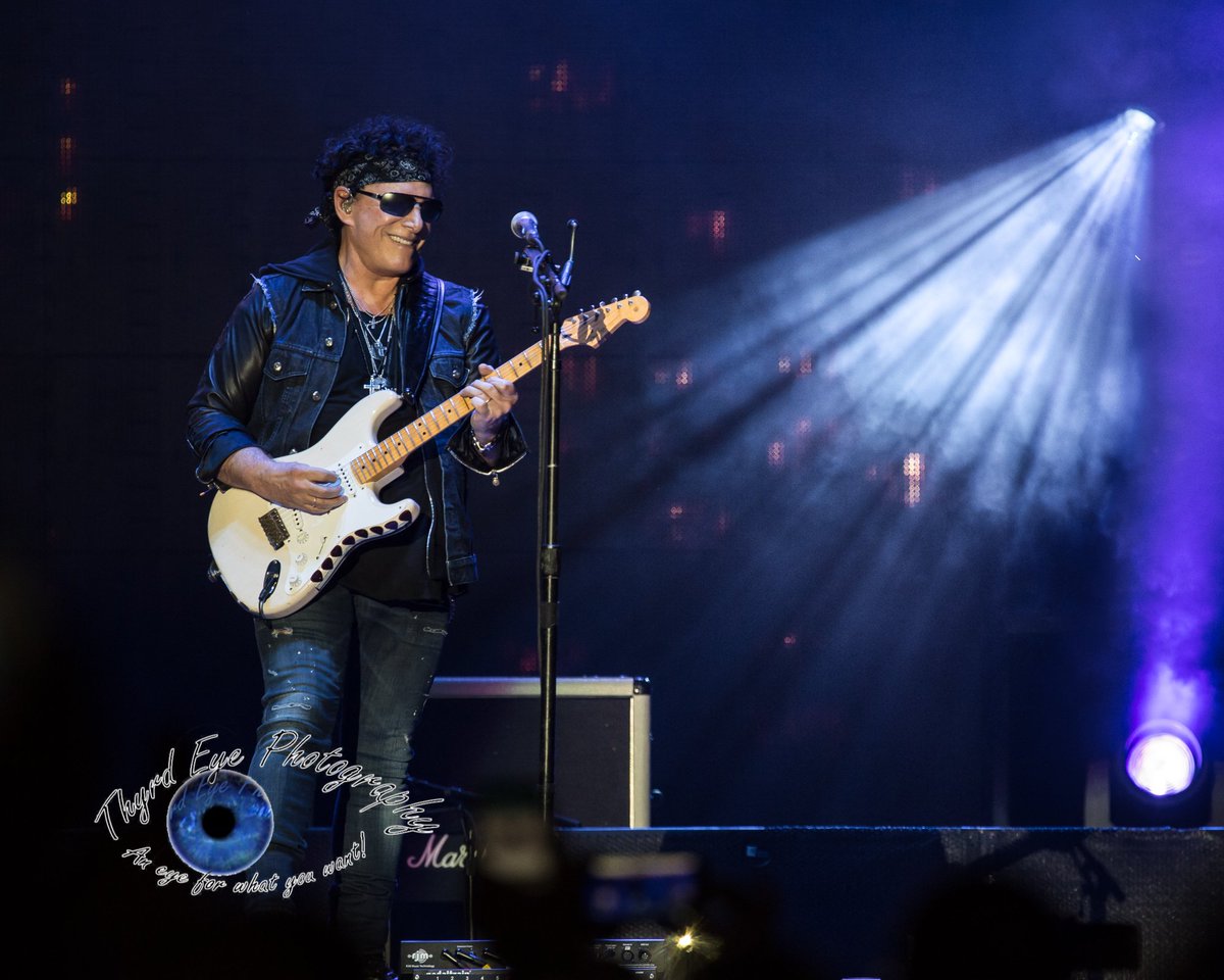 Nostalgia ruled a rocking show from <a href="/JourneyOfficial/">JOURNEY</a> <a href="/DefLeppard/">Def Leppard</a> and <a href="/cheaptrick/">Cheap Trick</a>  Check out the review and photos: midwestrewind.com/2018/08/27/jou…