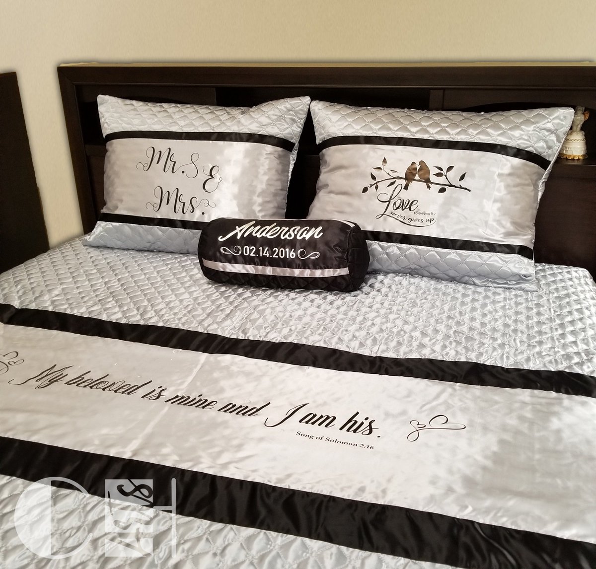 Personalized Hand made and printed bible verse designed Gold/Silver/Black bedding with pillows King/Queen size. Designed and made by @ChristendomArts 

#bedding #bedroom #bibleversedesign #handmadebedding #bedroomset #bedroomfurniture #goldbedding #silverbedding #blackbedding