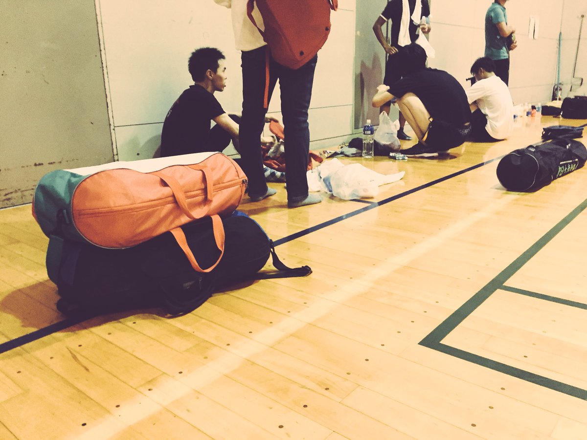 ≪8/27(月) 練習≫
夏休みも最終週となり、授業より一足先に練習が再開されました‼️
今日より新チームとなり幸先良いスタートを！……と思ったのですが、久々の運動なのと残暑も相まって皆んなバテバテでした😫😷🤒
週末のOB戦でしっかり力を発揮できるように、次の練習からは気合いが入りそう…💪