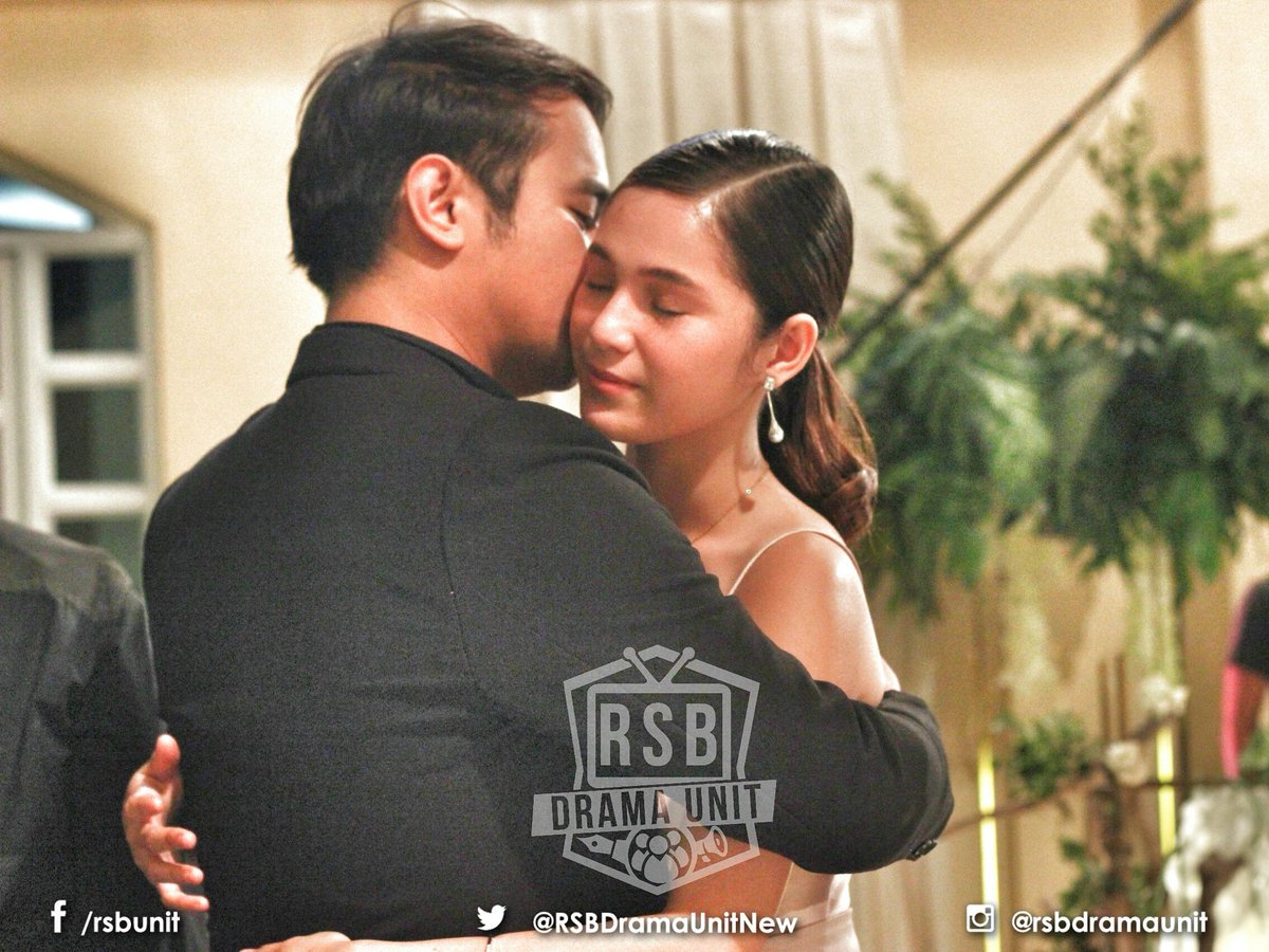 PhrArawGabiii's tweet photo. Ikaw lang, sapat na. @RSBDramaUnitNew #ArawGabiMaskara #PHRArawGabi #RSBDramaUnit #AdMich #JuanBie https://t.co/DJHeVXXmMJ