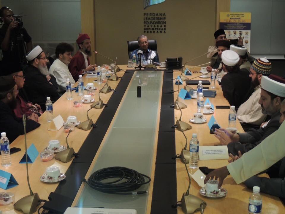 WorldSyahadah's tweet image. Throwback with Tun Dr Mahathir Mohamad at Yayasan Kepimpinan Perdana on July 2017

Tun Dr Mahathir give pledge of support to spread the knowledge of Syahadah worldwide

#ISC2017
#WSC

instagram.com/p/BnAvZJzgJ00/