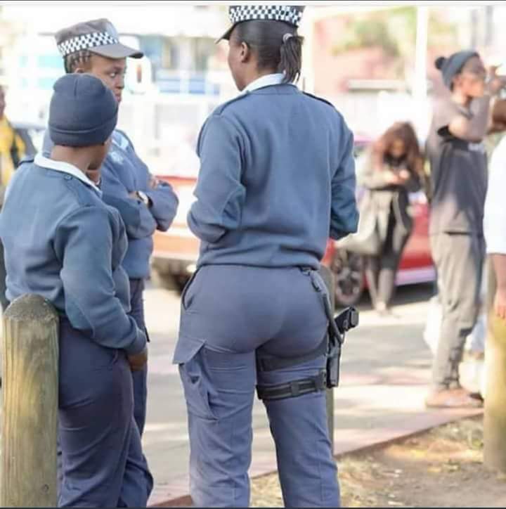 Uniform outdoor ass black