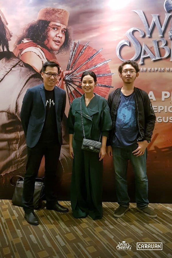Wiro Sableng: 212 Warrior movie gala premiere!
No words can describe our joy of watching our concept works executed into a full-fledged film!
<a href="/wirosablengID/">wirosablengofficial</a> <a href="/LifeLikePictrs/">LifeLike Pictures</a>
#CaravanStudio #CaravanArtworks #WiroSableng #SiapSableng