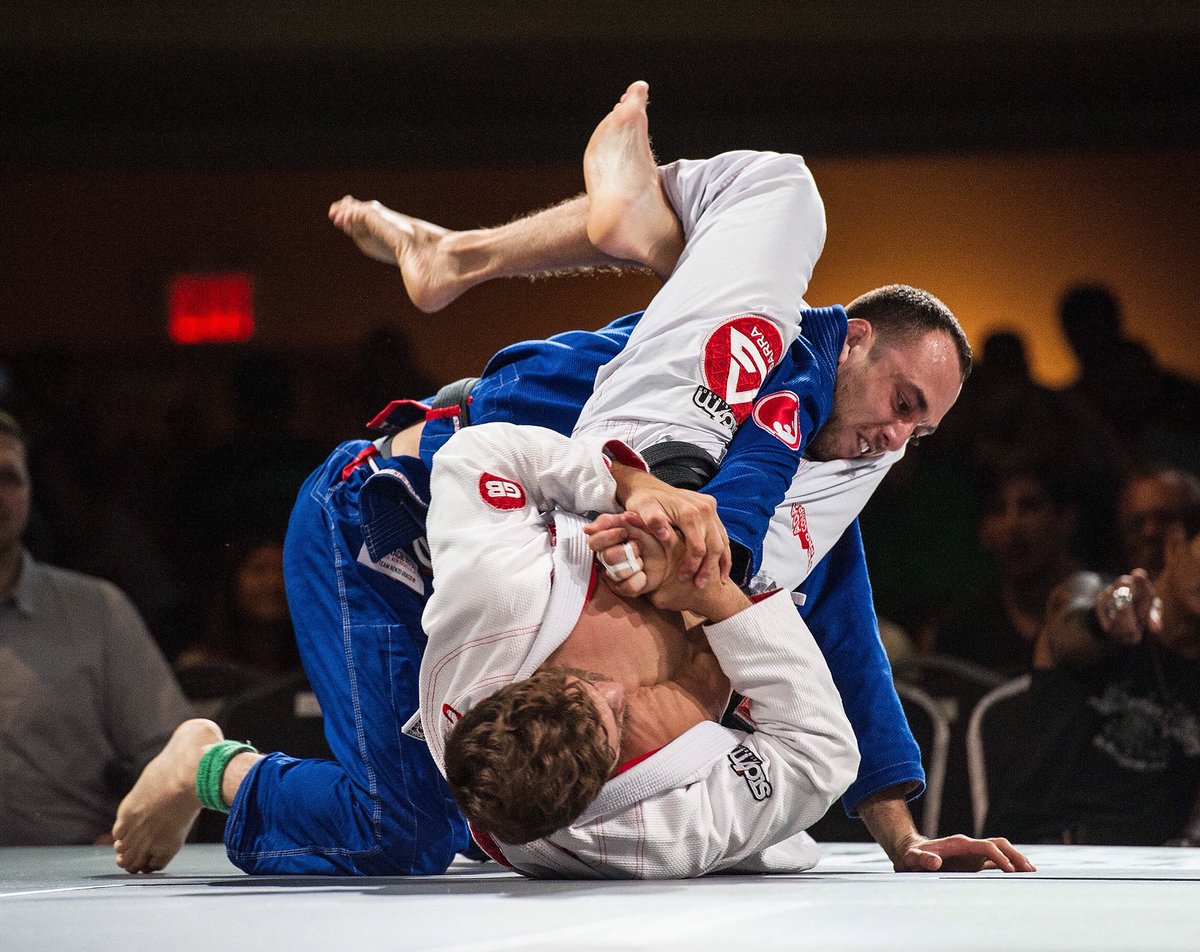 KASAIGrappling's tweet photo. 🔥 Balance &amp; Sacrifice | Joao Pereira vs. Carlos Rosado at #KASAIPro3 | 📷: @danrodphoto #bjj #jiujitsu #tuesday 🔥 https://t.co/PfFEekqqfy