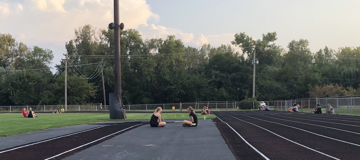 TrollsWBball's tweet photo. Ending our 5:30am workout with a time to connect with our prayer partners! #WorkTheBody #WorkTheSoul #YesFace https://t.co/ZmcEjVHeUX