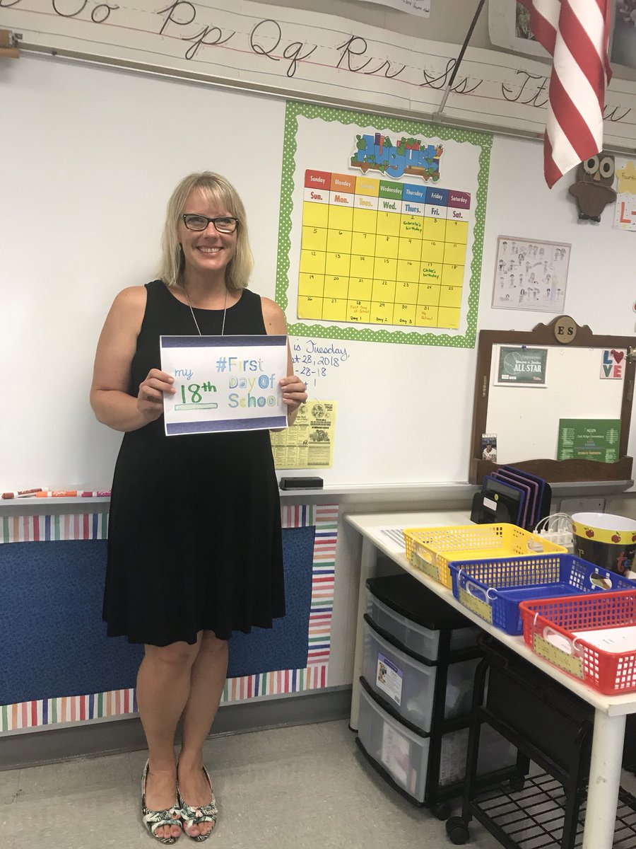 BetsyStone23's tweet photo. My 18th #FirstDayOfSchool   Can’t wait to meet my 4th graders! @SASD_OakRidge https://t.co/1DS3OpLRFf