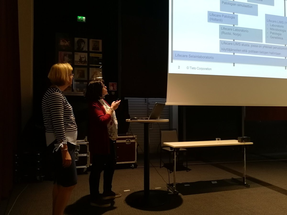 Matulainen's tweet photo. Tähtäimessä laboratorion tulevaisuuden suunnitelmat. Aihetta käsittelemässä Aila Majava ja Riitta Kursula #pääkäyttäjäforum #tietolifecare #laboratorio #tietolife https://t.co/Aa6QwPsq3h