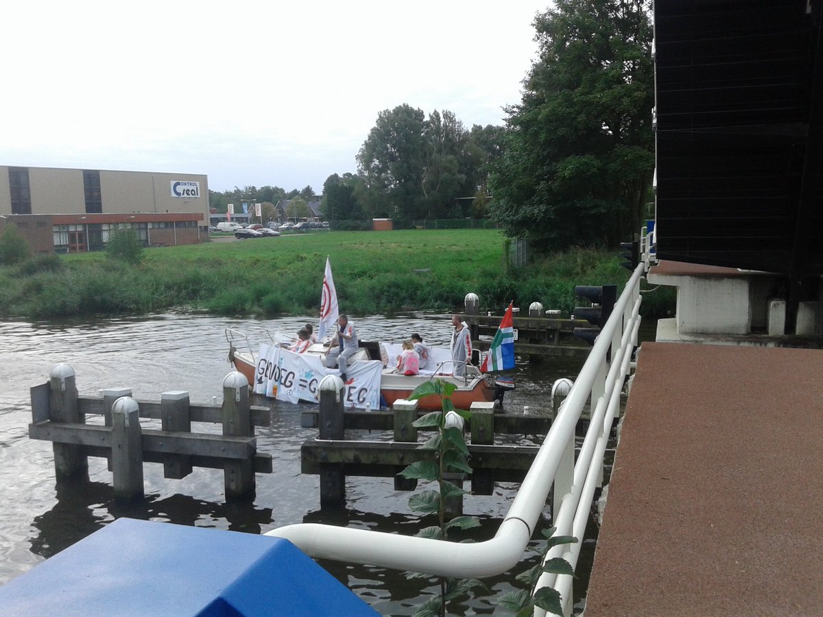 FistPurple's tweet photo. #CodeRood activists came to the sit-in by boat earlier today https://t.co/uIt7RVkTil