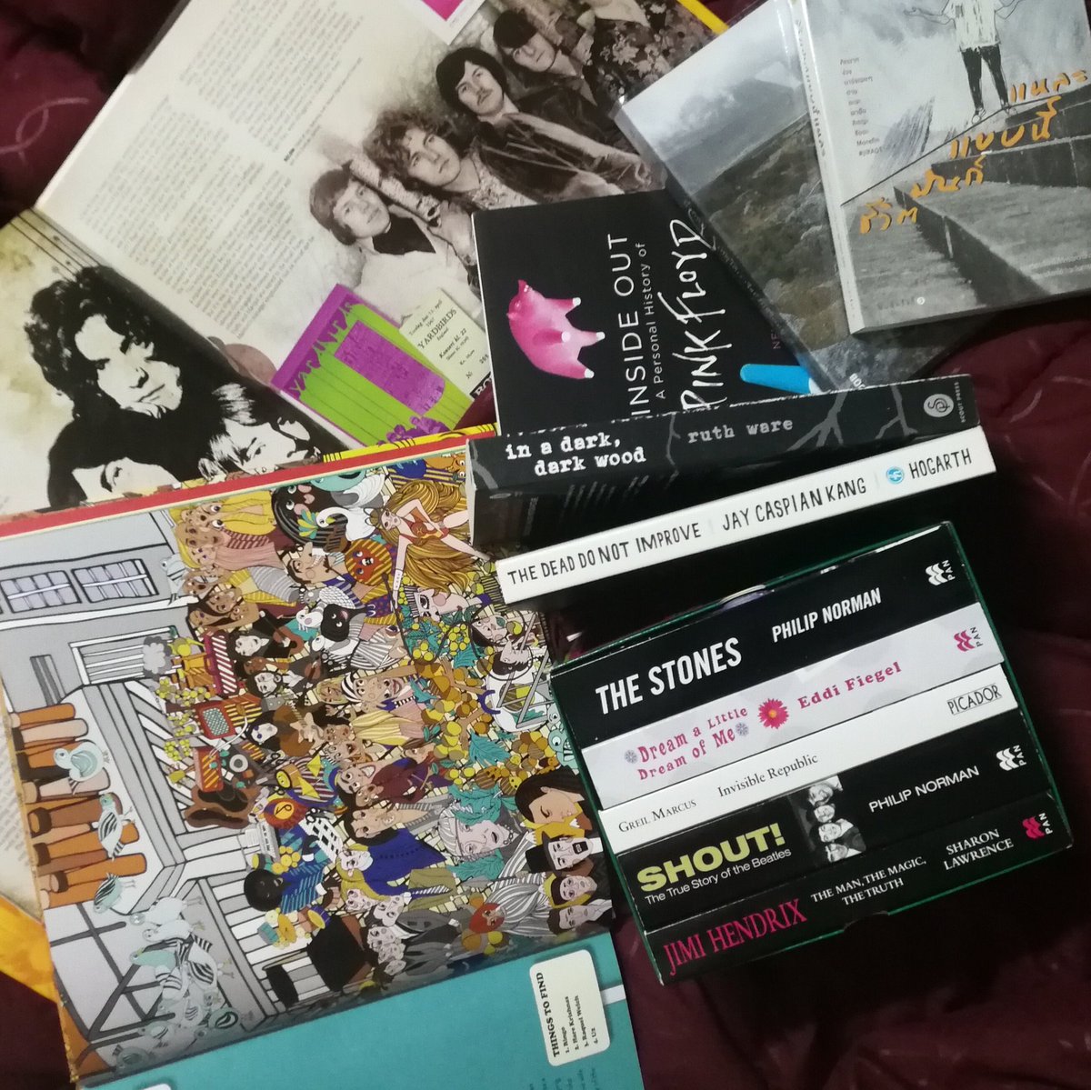 PBenchamart's tweet image. Books always beautiful 📚📖📓
Please feel free for sharing your books #NewProfilePic