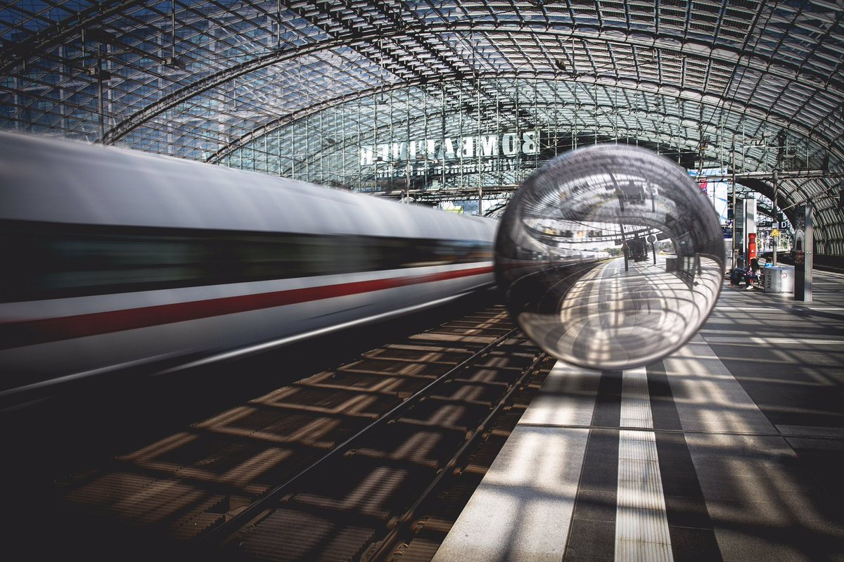 MusicImageFilm's tweet photo. Experimental surreal image series. ‘Arrival’, ‘Stretch’, ‘Key’ and ‘Leaving’. #surrealism #photos #art #journey #story #experiments #thoughts #berlin #sphere #visitor https://t.co/IrgtGZOYMB