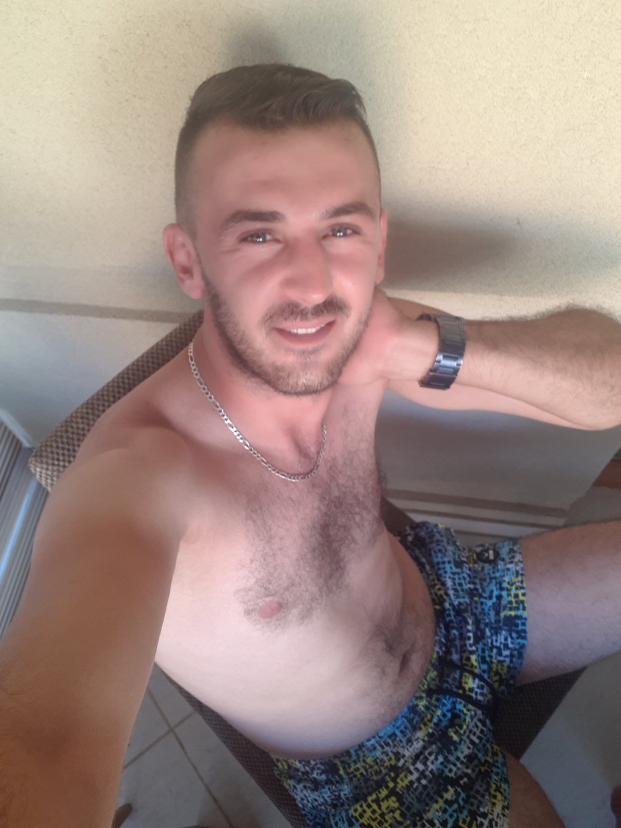 Emreipem1's tweet photo. Evde serinlemece https://t.co/cYMPUO5hMs