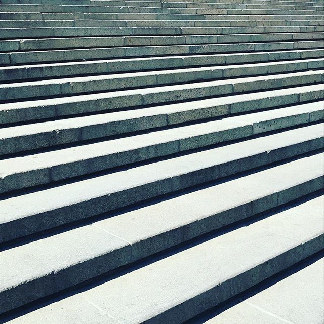 kscheib's tweet photo. Potemkin Stairs #одеса #одесса #Потёмкинскаялестница #Потьомкінськісходи #перспектива #архитектура #potemkinstairs #potemkinsteps #odessa #steps #perspective #vanishingpoint https://t.co/AydFhvKjyd https://t.co/sOlWTaZWUi