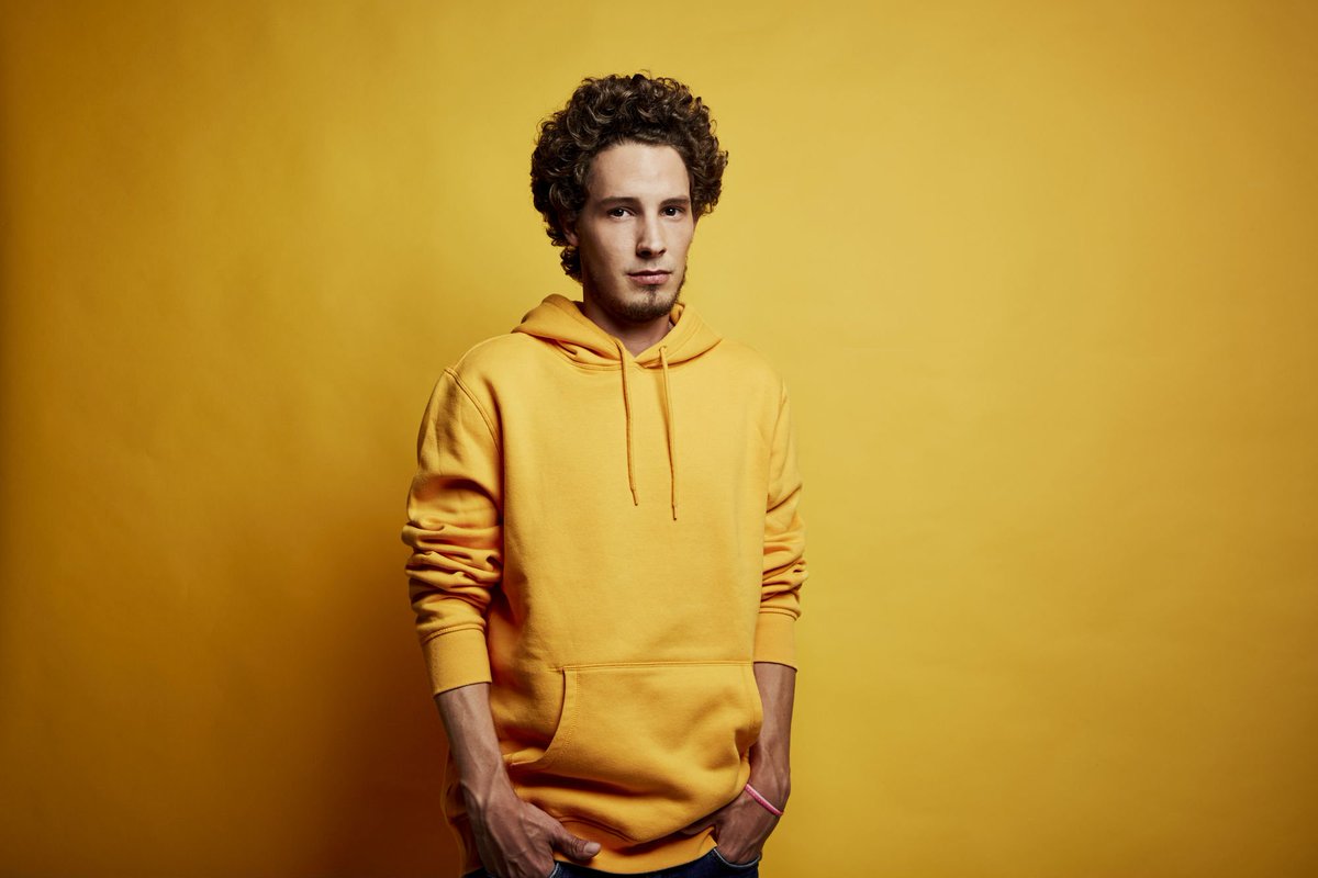 .<a href="/MaximSchunk/">Maxim</a> is ready to reign the charts with "Light Up" #Avicii #Berlin #Bishop #dance #danielsluga #dondiable #EDM #Electronic #embassyone #feddelegrand #gigsoup #house #maximschunk #newmusic #newmusicalert #tiesto gigsoupmusic.com/news/maxim-sch…