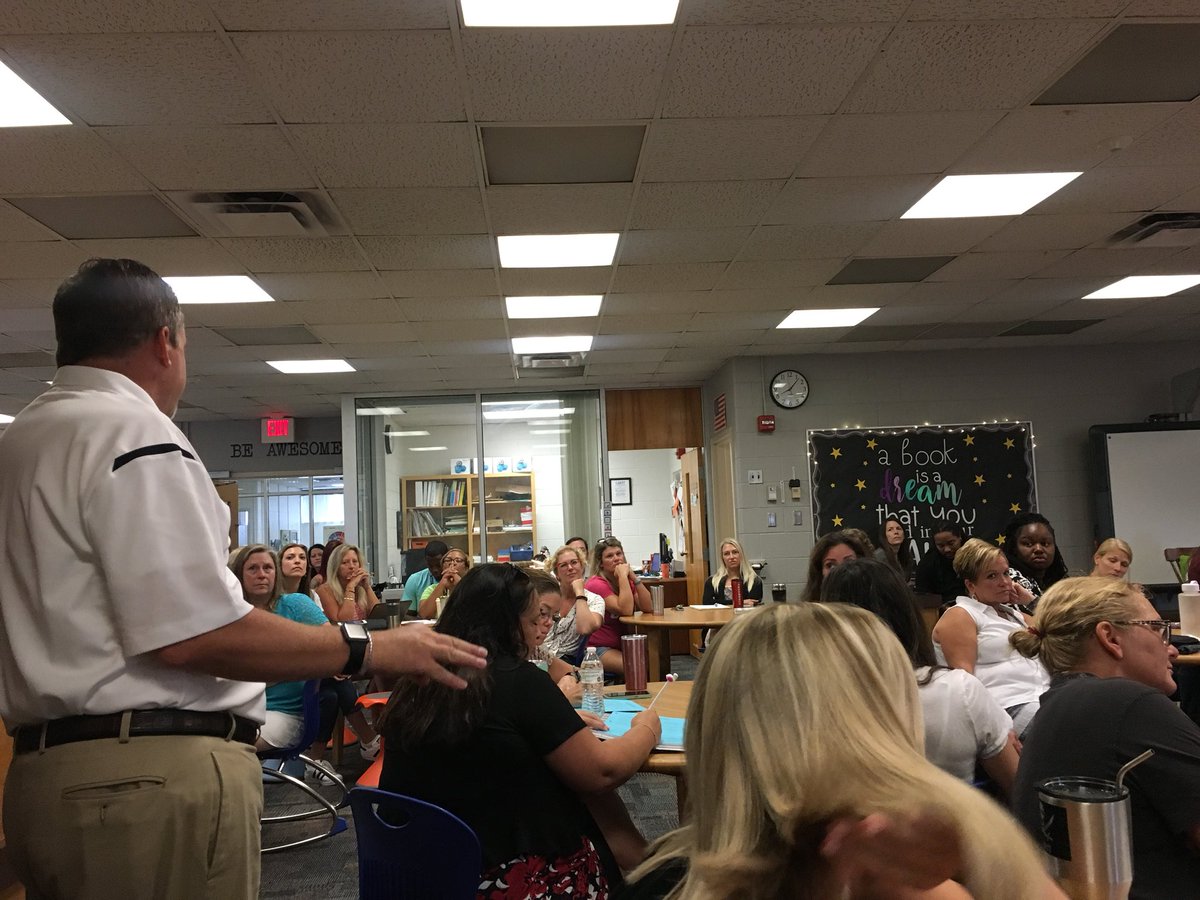 SalemES_ITS's tweet photo. 3rd grade is ready to rock the year #VBPioneerPower @Providence_ES @jpconway13 @Robinson_PES https://t.co/9XT4jNz86P