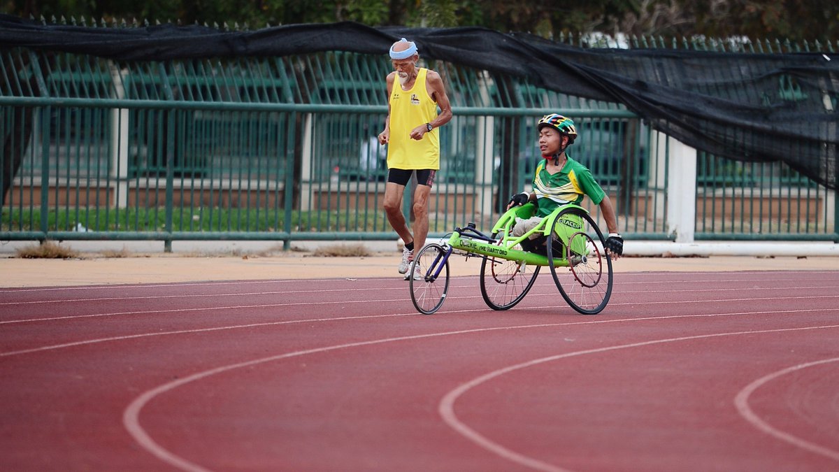 SuttonCouncil's tweet photo. Free family cycle sessions, for 7yrs+, every Wednesday in the summer holidays on the David Weir Leisure Centre athletics track! Fully accessible & inclusive. Bikes & helmets provided. Disability access cycles available. Β£4 (carers free) https://t.co/OdWhQybuuN #TakePartTakePride https://t.co/wBshGWf6jB