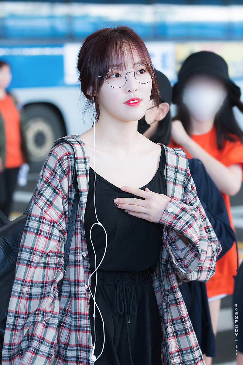 180827 인천공항 입국 유주

#gfriend #유주 #yuju <a href="/GFRDofficial/">여자친구 GFRIEND</a>