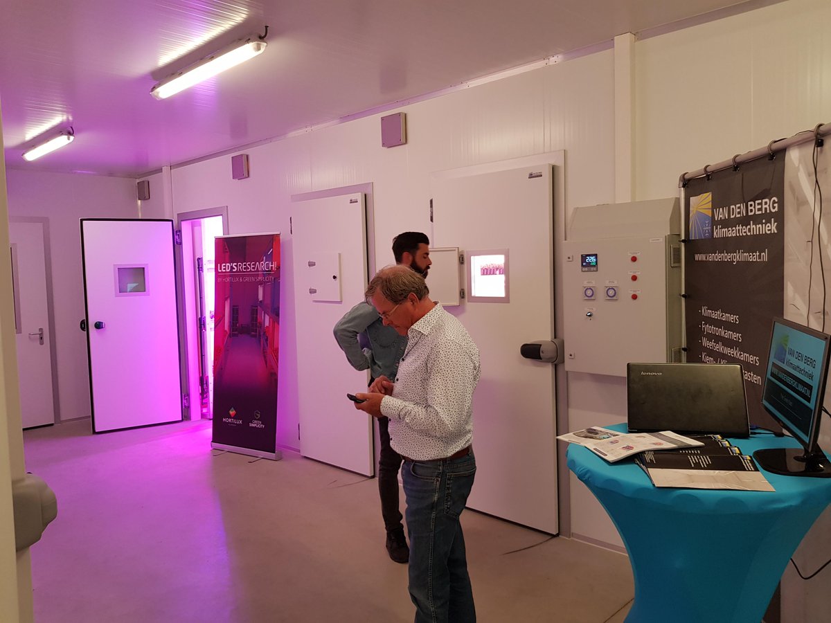 ledsresearch's tweet photo. The Green East in Raalte is the brand new research facility of @maangroupraalte In these LED'S RESEARCH! Labs by @HortiluxNL &amp; Green Simplicity, the Growcoon will be tested for the ideal shape and substrate to produce the best young plants! https://t.co/NH8YmGI1tm