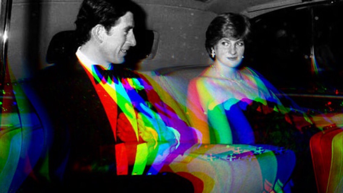 HistoryUnplugg's tweet photo. #OnThisDay 1996. Thousands of hearts are crushed around the world as people realise happily ever afters only exist in fairy tales.
•
After four years of separation, Charles, Prince of Wales and heir to the British throne, and Princess Diana formally divorce. #Royals https://t.co/VgqIYY3scL
