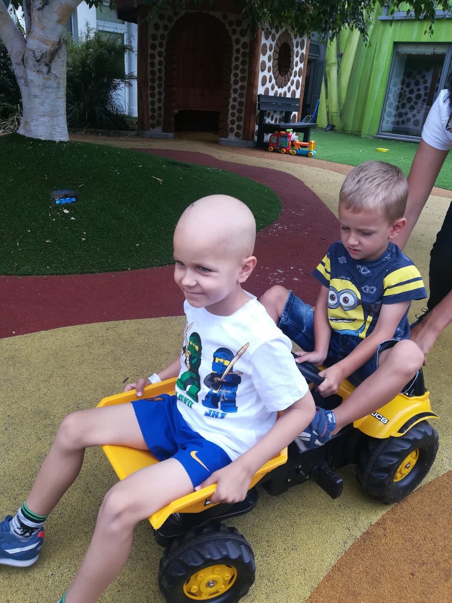 TEAMGAVINGLYNN's tweet photo. Please read about  Sebastian who needs to travel to Essen for Proton therapy #teamgavinglynn 
https://t.co/kTghxYSvZm https://t.co/v2lHMSfTOO