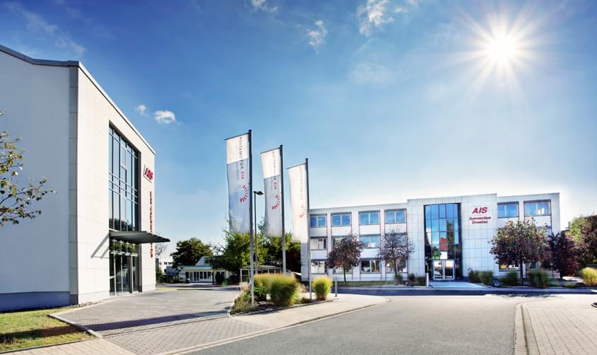Oracle_DE's tweet photo. #Industrie40 aus der #Cloud: Gemeinsam mit #Oracle entwickelt das System- und Softwarehaus AIS Automation Dresden einen innovativen #Service zur Überwachung von Fertigungsanlagen. Mehr erfahren: https://t.co/GgQawzQbPQ https://t.co/aD4anC8OxE
