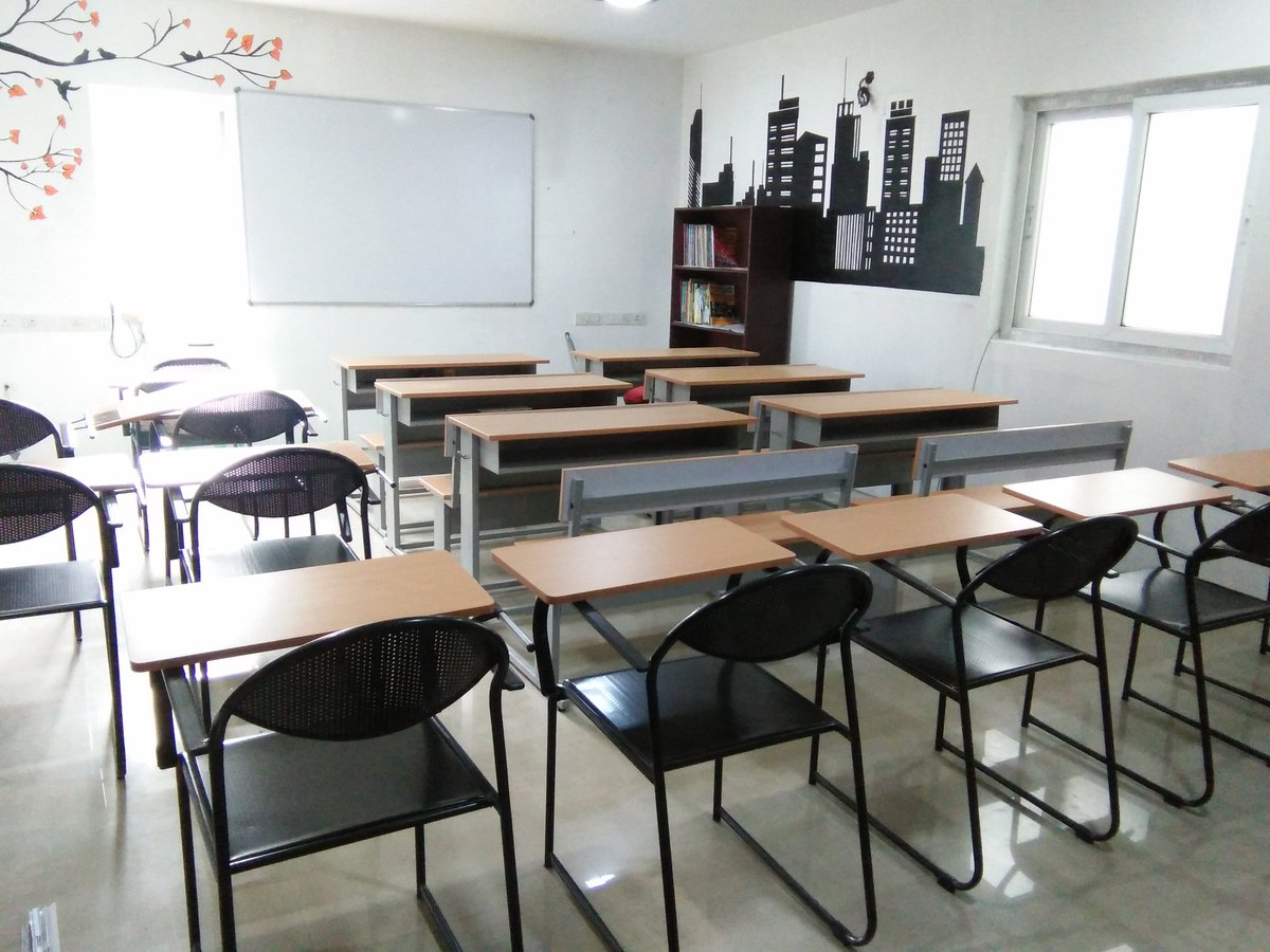 ZeBancairo's tweet photo. New renovated classroom Of Ze Bancairo 
#ZeBancairo #Classroom #Innovative #creativity #NEW https://t.co/Rq8K4v83bt
