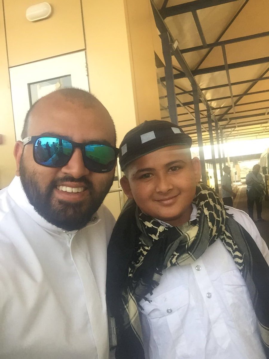 MonshiHajj's tweet photo. Mr Syed Ilyaz,13 Year Old #Pilgrim from Akheel Hajj & Umrah Serv #India requested a #Selfie prior to his #departure ✈️ with #MonshiFamily @mhsaest Service Office #23 Makkah Housing Officer Ibn Muttawiff Eng.Abdulrahman Munshi @munshi_tweet #Thank_You #Hajj2018 #Allah_Bless 🙏 https://t.co/pQk1UGii1u