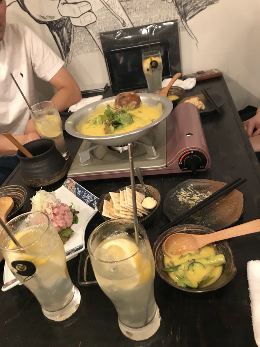 umatsue's tweet photo. Ｕ ナベとメンチカツとレモンサワーの酒場
島根県松江市寺町179 ☎️0852673839
#酒場u #寺町u #出雲 #出雲大社 #黒豚 #クラフトメンチカツ #foodstagram  #foodie #wagyumafia  #リモンチェッロサワー #レモンサワー 
#島根 #🍻🍺 #メンチカツ #黒豚 #古民家 #居酒屋 #大正ロマン
#松江  #六白黒豚 https://t.co/nwsAZfgN4N