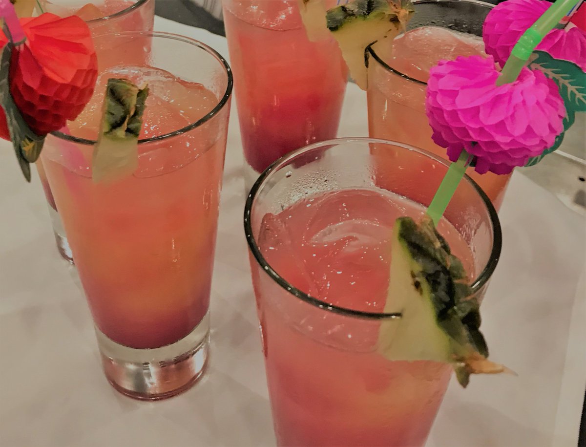 PolyCompanyAPAC's tweet photo. Connecting, collaborating and celebrating is the theme of our first ANZ partner conference #PolycomAscend2018. Tonight is about connecting and @OfficialMauiJim 😎 gifts for partners and cocktails by sponsor @IngramMicroNZ. Enjoy everyone! https://t.co/3wiN2wCaBp